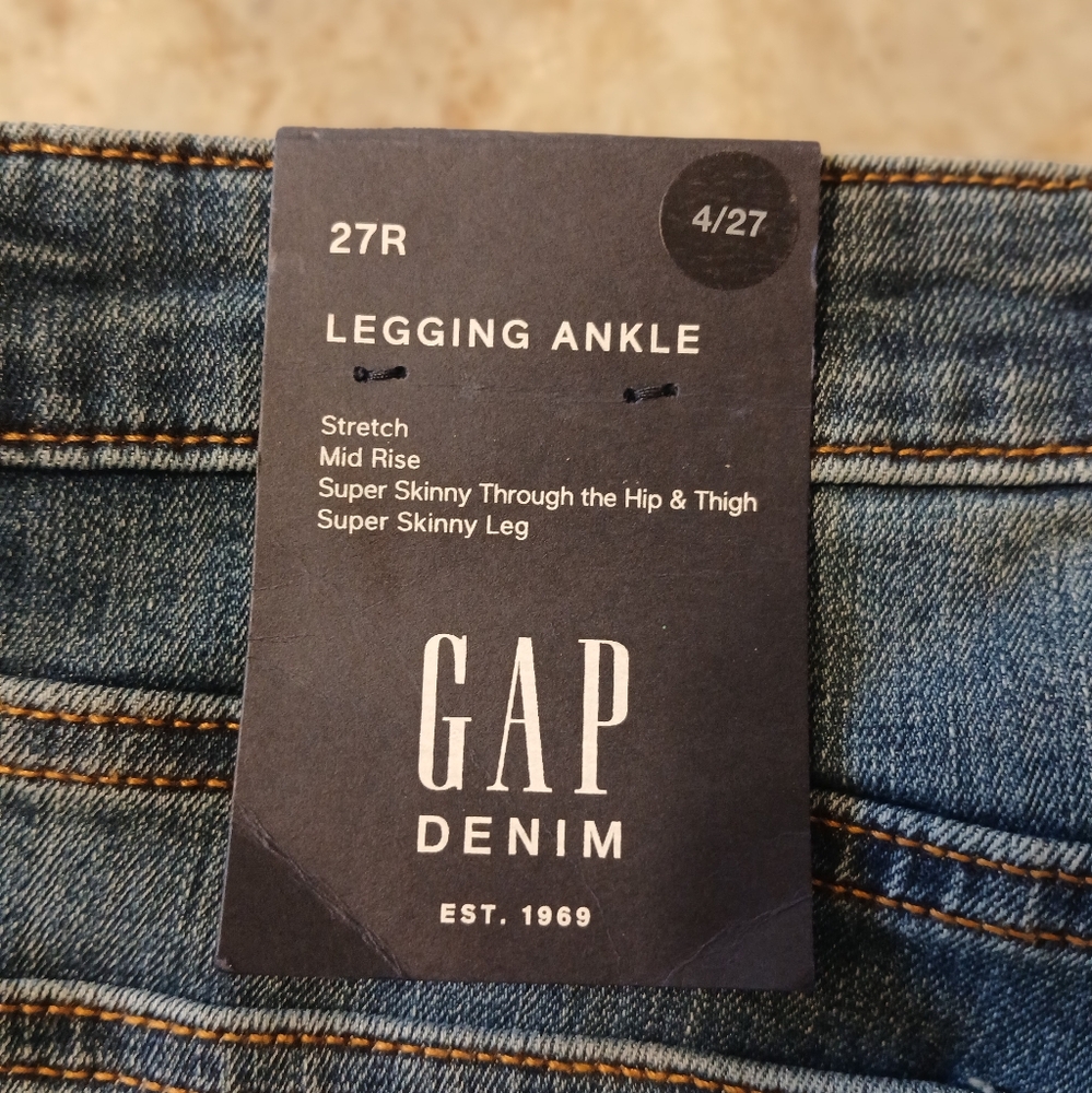 NWT GAP JEANS